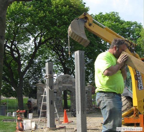 Bell Rock Park_Setting of Memorial Plaza Granite Columns in Plaz 005